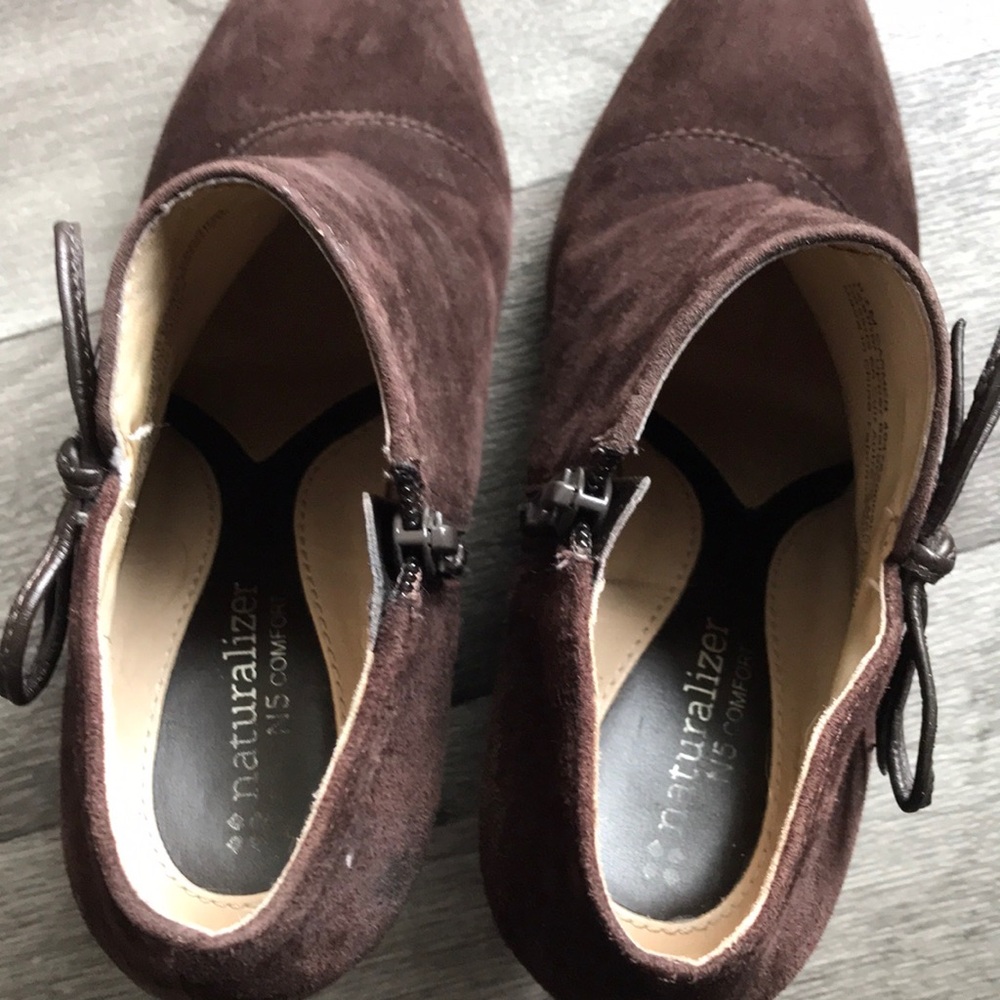 Naturalizer Elegant Brown Zip Up Suede Ankle Boots With Bow - Picture 10 of 10